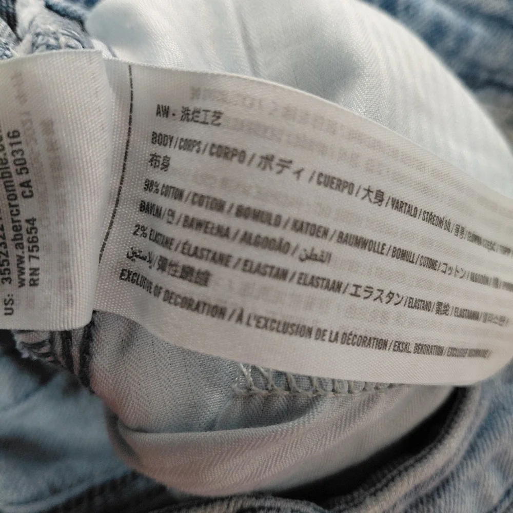Hollister used good